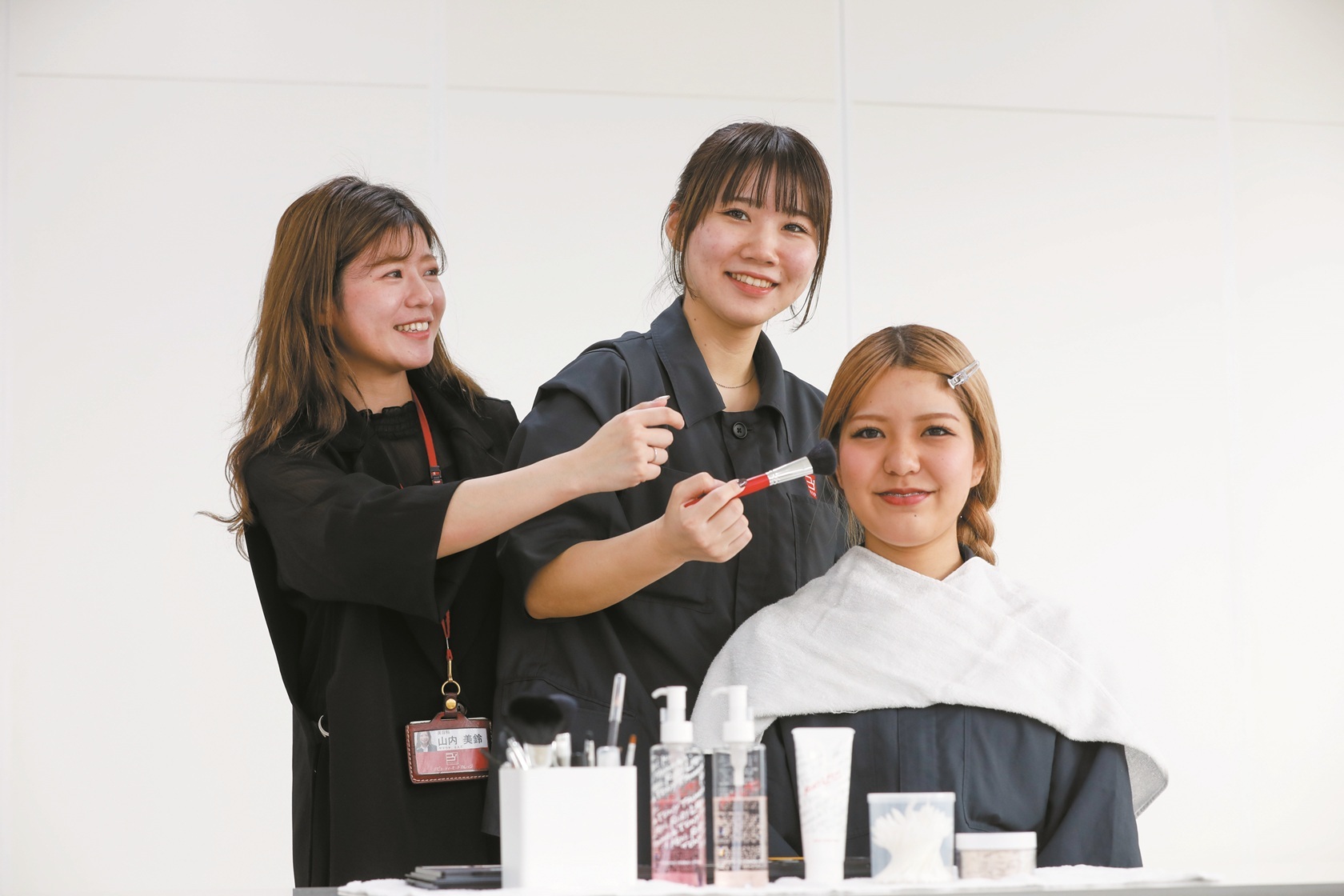 【旭橋駅】教員未経験でもOK！！今までの経験・知識を活かし学生たちの輝く未来のサポートをしてみませんか？！ 教育はもちろん美容業界の魅力・楽しさを伝えるお仕事です！正社員登用もあり充実した福利厚生で長くお仕事できる環境の「学校法人KBC学園 ビューティーモードカレッジ（ガッコウホウジンケイビイシイガクエンビューティーモードカレッジ）」から美容教員の求人☆★