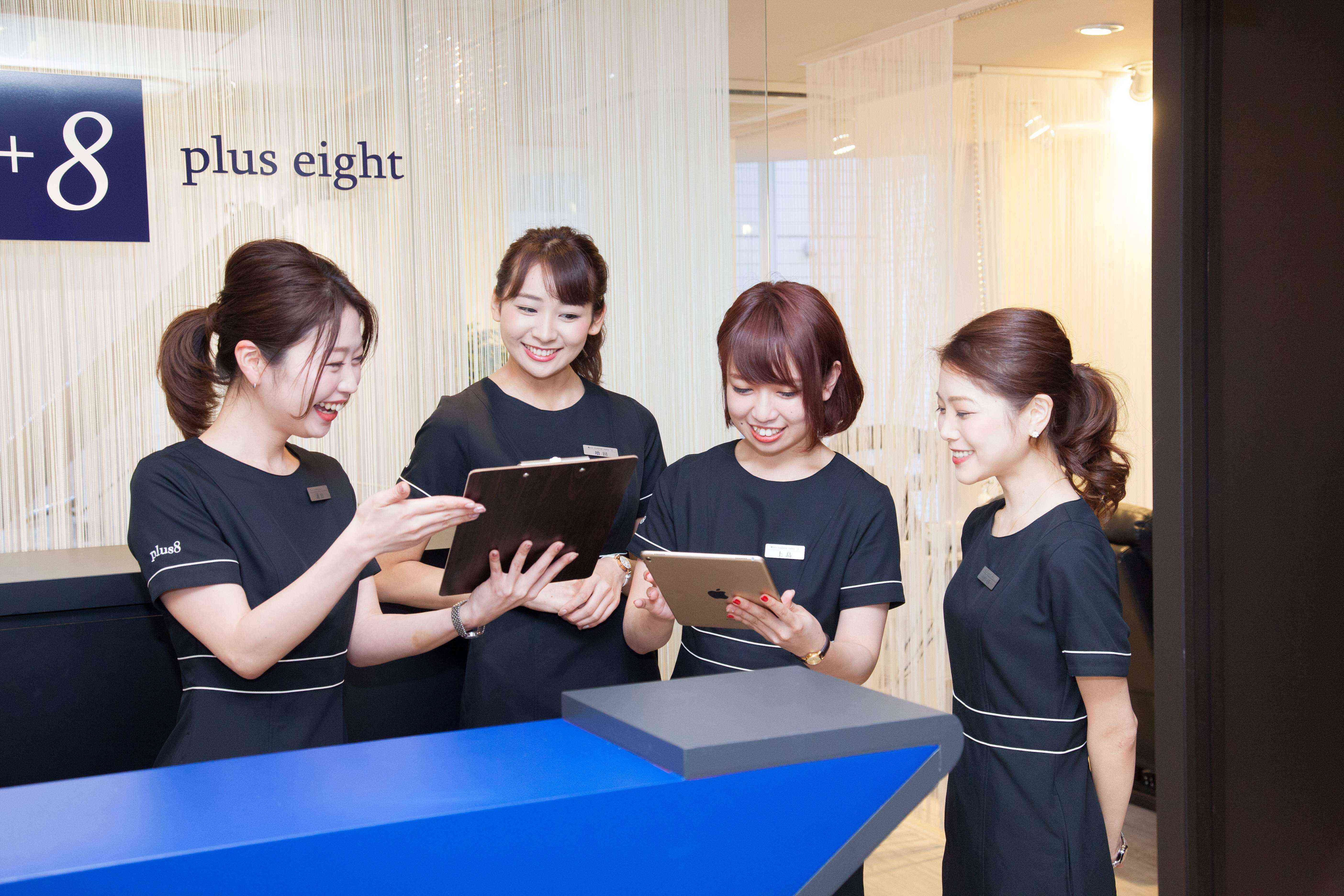 【銀座一丁目】未経験でも基本給27万円！◆髪色ネイル自由・土日の希望休OK・実働8時間◆圧倒的な技術力で支持されるサロン！未経験でもプロのアイブロウリストを目指せます。回転重視サロンではなく、お客様との関わりを重要視し、満足度の高い技術提供が可能です！「plus eight 銀座店（プラスエイトギンザテン）」からアイブロウリストの求人☆☆