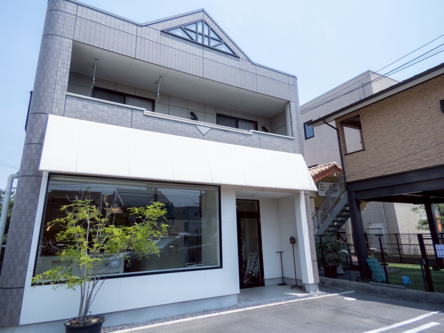 【北長瀬駅】≪土日休みOK≫≪社会保険完備≫≪16時までの勤務OK≫スタイリストオンリー!!髪質改善,ヘッドスパに特化しており高単価!!お客様を大切にするマンツーマン接客!プライベートを大切にしたい方へ!!「Mint leaf 田中店(ミントリーフタナカテン)」からスタイリスト(美容師)の求人☆★