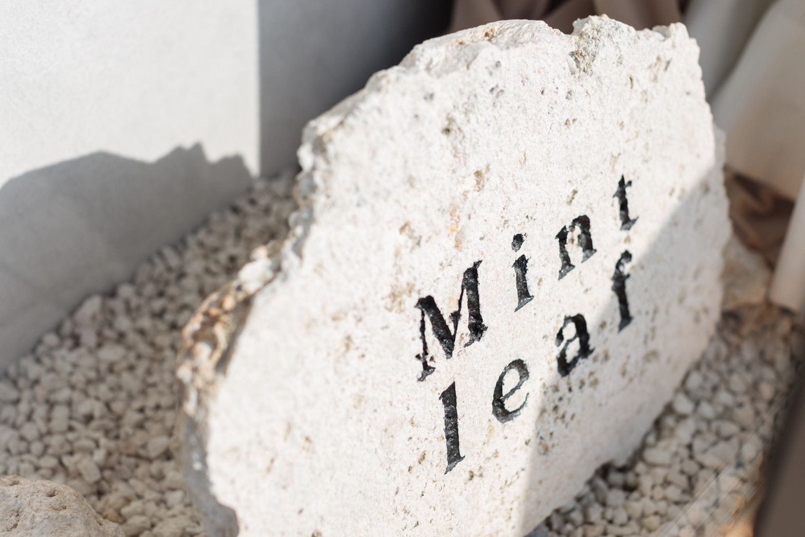 【岡山駅】≪土日休みOK≫≪社会保険完備≫≪16時までの勤務OK≫スタイリストオンリー！！髪質改善，ヘッドスパに特化しており高単価！！お客様を大切にするマンツーマン接客！プライベートを大切にしたい方へ！！「Mint leaf（ミントリーフ）」からスタイリスト（美容師）の求人☆★