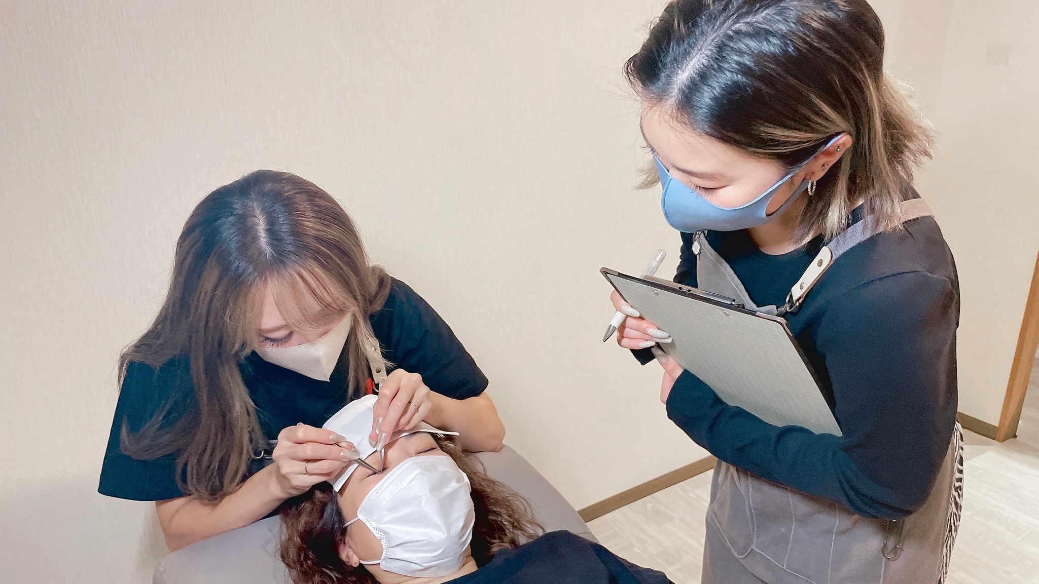 【浦和駅】≪自由出勤制≫≪保障給あり≫≪土日祝の休み取得可能≫≪モデル集めサポートあり≫≪充実した研修制度あり≫自分らしく働けて、お客様の“なりたい”に応える！技術が好きなあなたにぴったりの成長できるアイラッシュサロン！「salon the KAFUU（サロンザカフー）」からアイリスト（まつげエクステ・まつげパーマ・アイブロウ）の求人☆★☆