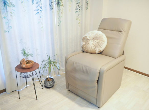 【浦和駅】≪自由出勤制≫≪保障給あり≫≪土日祝の休み取得可能≫≪モデル集めサポートあり≫≪充実した研修制度あり≫自分らしく働けて、お客様の“なりたい”に応える！技術が好きなあなたにぴったりの成長できるアイラッシュサロン！「salon the KAFUU（サロンザカフー）」からアイリスト（まつげエクステ・まつげパーマ・アイブロウ）の求人☆★☆