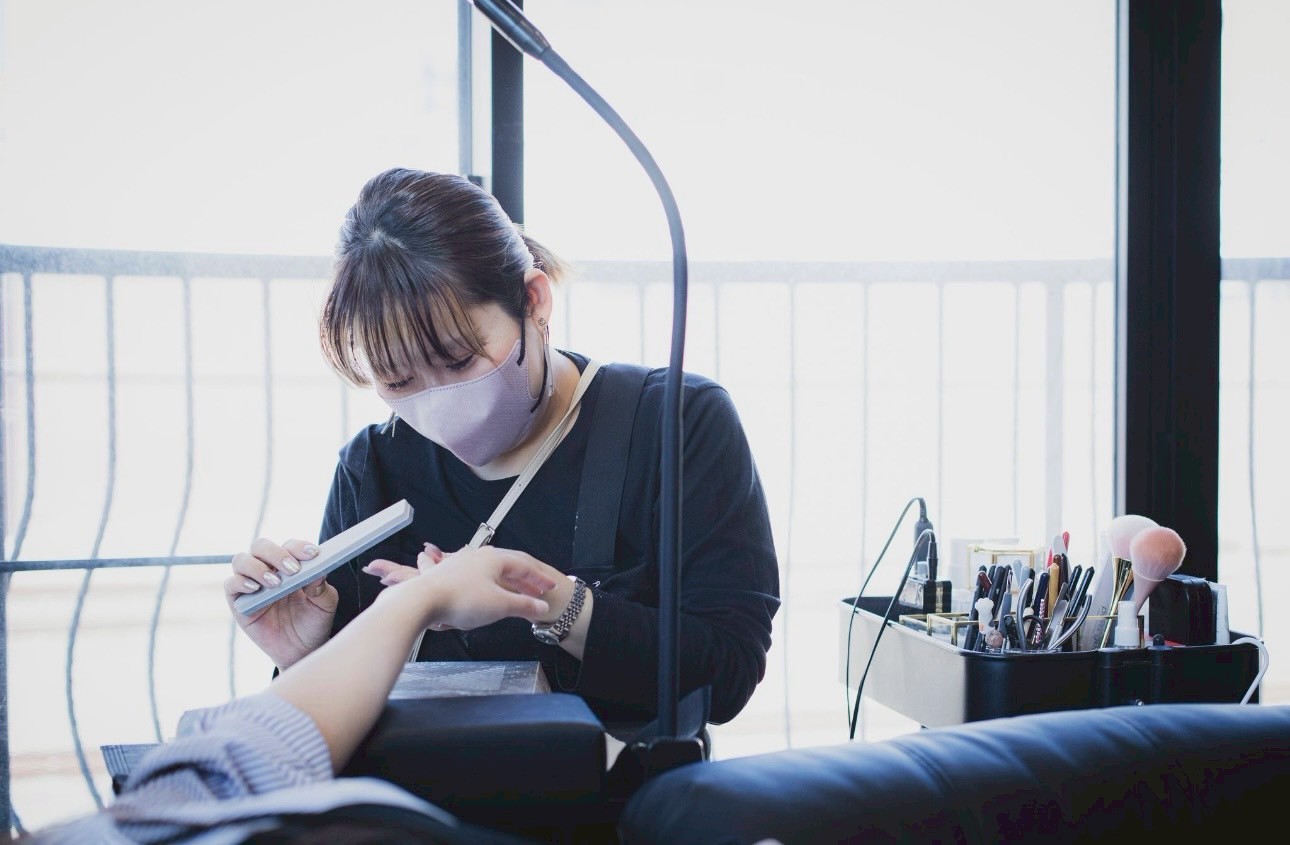 【平野】経験者の方優遇！≪パラジェル認定店≫≪サロンワーク未経験OK≫≪ママさん・ブランクある方歓迎≫≪日祝定休・土曜出勤可能な方歓迎！≫≪16時までの勤務OK・夕方以降出勤可能な方歓迎！≫≪髪色自由・ネイルOK≫プライベートとお仕事の両立が可能なサロン！「nail&eyelash Bellulu（ネイルアンドアイラッシュベルル）」からネイリスト（ネイル）の求人☆☆