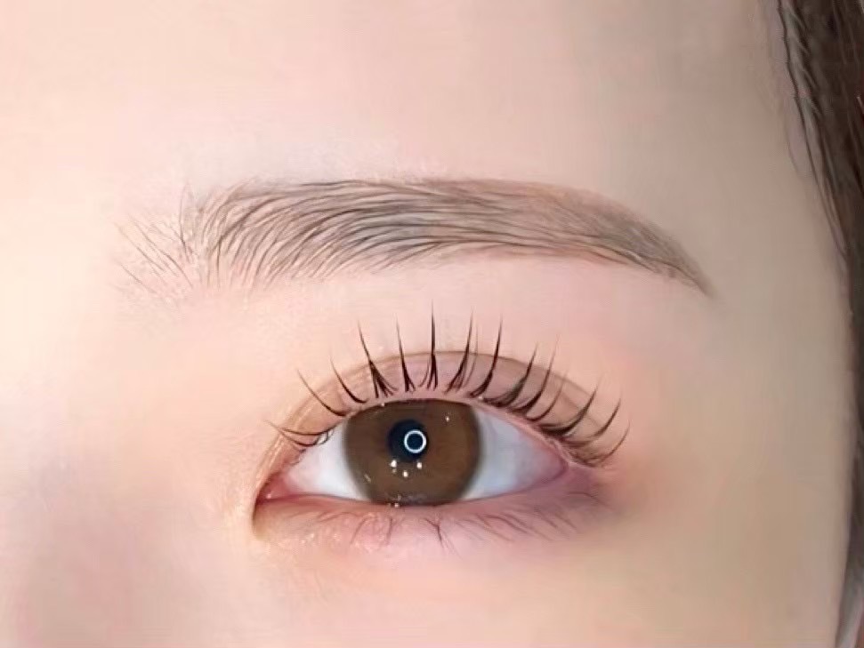 【三宮】≪社会保険完備≫≪未経験OK≫≪月9日休み≫≪まつげパーマ・アイブロウ専門店≫≪実働8時間≫≪産休育休実績あり≫≪髪色、ネイル自由≫未経験でも安心！！手厚いサポート体制＆しっかり休めるから働きやすい環境！「Unefleur 三宮店（アンフルールサンノミヤテン）」からアイリスト（まつげパーマ・アイブロウ）求人☆☆