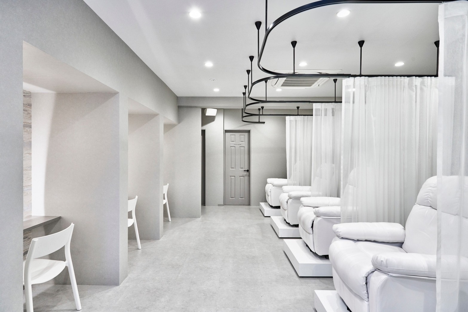 【三宮】≪社会保険完備≫≪未経験OK≫≪月9日休み≫≪まつげパーマ・アイブロウ専門店≫≪実働8時間≫≪産休育休実績あり≫≪髪色、ネイル自由≫未経験でも安心！！手厚いサポート体制＆しっかり休めるから働きやすい環境！「Unefleur 三宮店（アンフルールサンノミヤテン）」からアイリスト（まつげパーマ・アイブロウ）求人☆☆