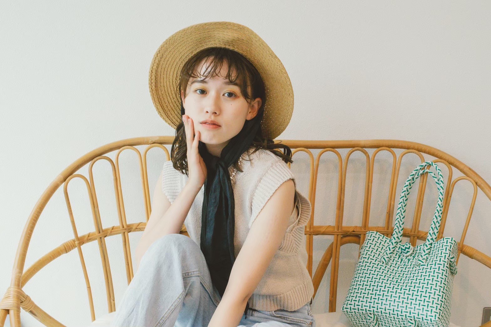 【京都市役所前】≪未経験、新卒生大歓迎◎≫≪2年以内でデビュー可能≫≪営業時間内レッスンOK≫≪社会保険完備≫≪月8休み≫≪カラーが得意なサロン≫週1回スタジオ借りて、レッスンできる。誕生日当日休めるバースデー休暇あり！！着付け学びたい方、学べる環境あります◎「novem by cirrus（ノウェムバイシーラス）」からアシスタント（美容師）の求人★☆