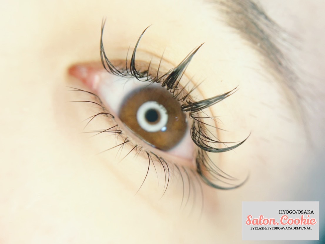 【塚本】≪研修中もお給料発生≫≪ママさんスタッフも活躍中≫≪髪色・ネイル・ピアスなども自由≫流行に合わせた最新メニューは随時導入！未経験の方も経験者の方も学び続けられる環境です！「Salon.Cookie 塚本（サロンドットクッキーツカモト）」からアイリスト（まつげエクステ・まつげパーマ・アイブロウ）の求人☆☆