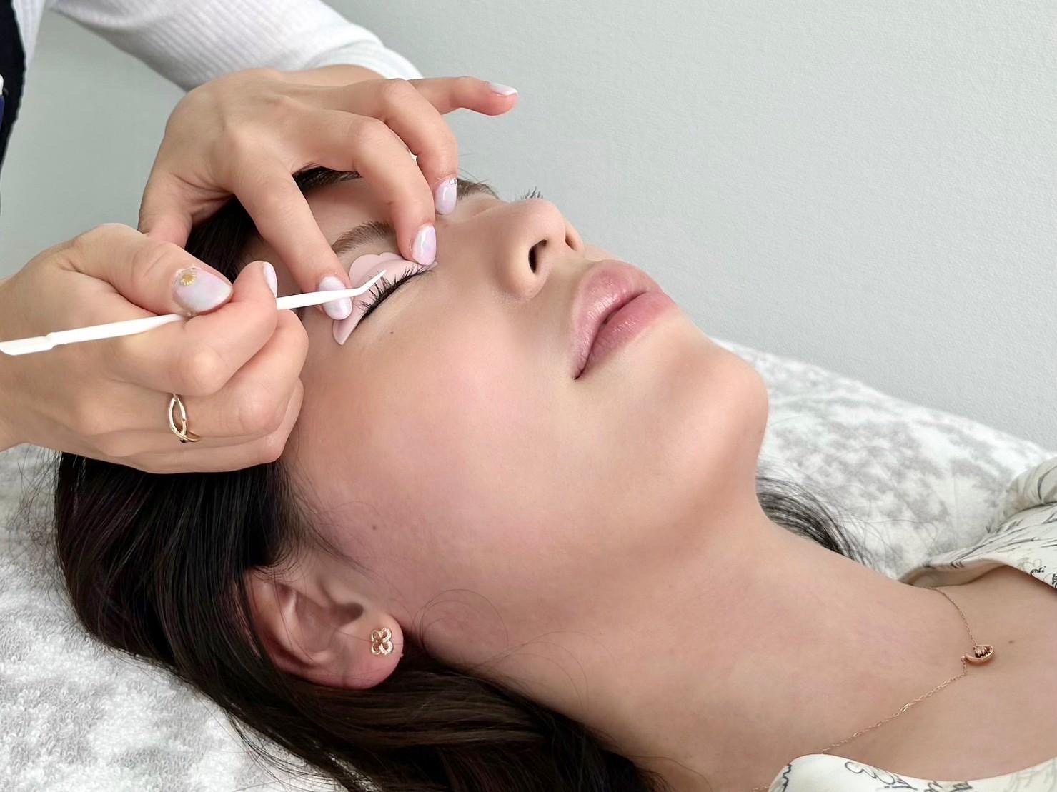 【新大工町】≪髪色ネイル自由≫≪社会保険完備≫≪研修中お給料あり≫≪月8,9休み≫最新トレンドを取り入れているサロン！プライベートを両立したい方へ！「DIANA 長崎新大工（ディアーナナガサキシンダイク）」からアイリスト（まつげパーマ・アイブロウ）の求人☆☆