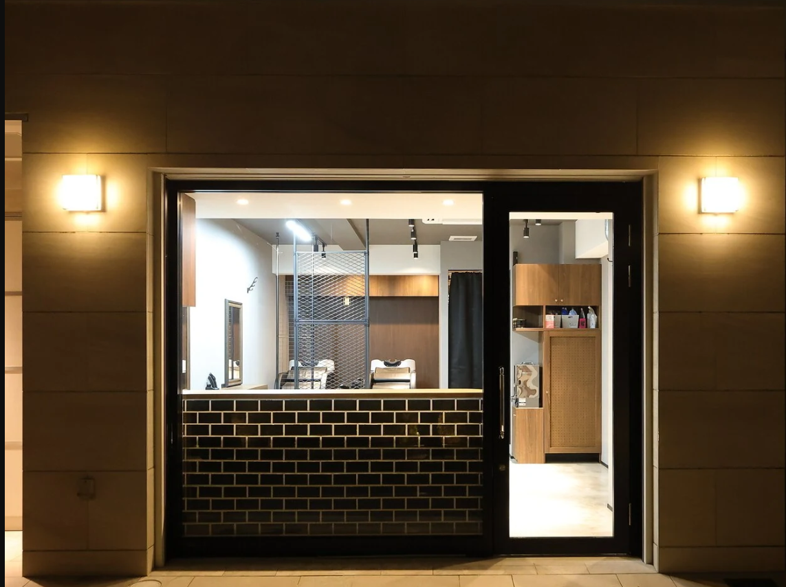 【肥後橋】≪日曜休みあり≫≪月給23万円～≫≪家賃／保険支払い補助あり≫独立、店長希望者も歓迎！ひとりひとりに向き合うメンズサロンです。歩合率も高いので頑張った分収入も上がります！「Mens Salon SOW（メンズサロンソウ）」から理容師（理容室）の求人★☆