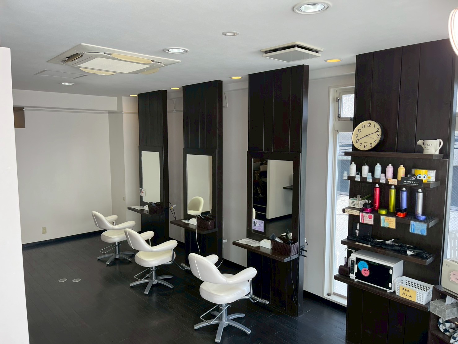 【東三国】≪ブランクのある方やママさん美容師さんも歓迎≫カラーとシャンプー以外の技術はなし！ライフスタイルに合わせて働きやすい環境を整えており、プライベートもしっかり充実させることが可能です！「美色館 東三国店（ビショクカンヒガシミクニテン）」からカラーリスト（美容師）の求人☆★