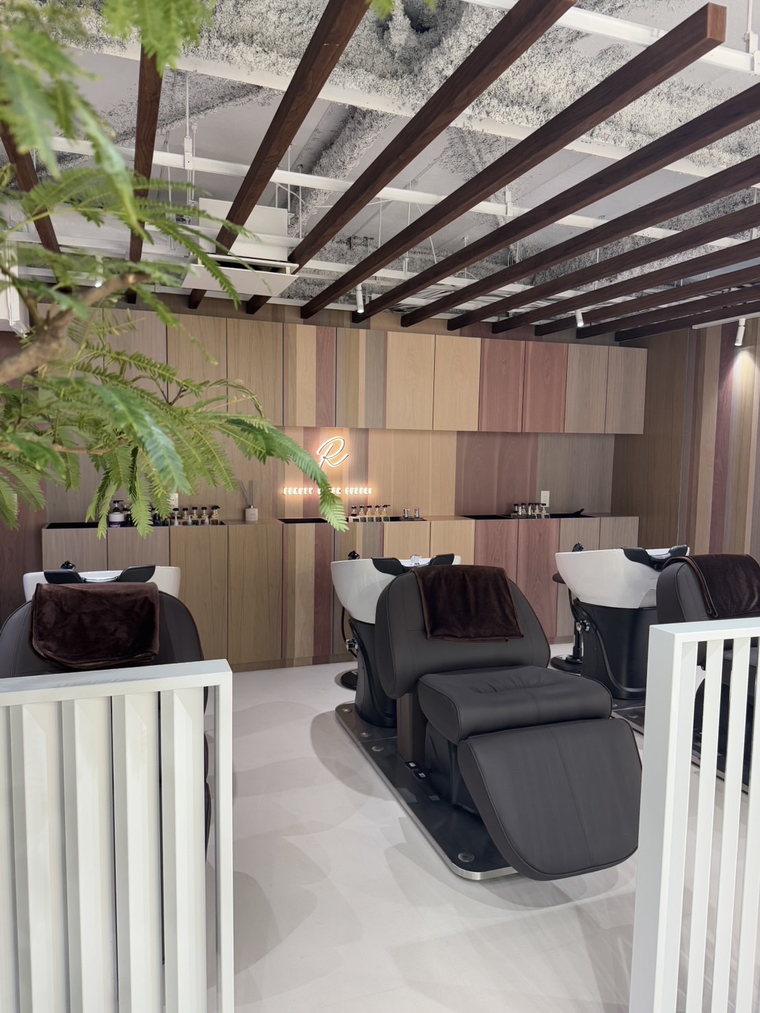 【大宮】≪ネイル・アイ・着付けの習得も可能≫≪完全週休2日制≫≪土日休みOK≫≪社会保険完備≫幅広い客層に、豊富な技術。将来の選択肢がぐっと広がるトータルビューティーサロン「SUPERB（スパーブ）」からスタイリスト（美容師）の求人☆★☆