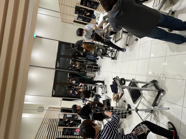 【祝園】≪未経験・通信生・新卒生大歓迎≫≪ママさん大歓迎≫≪店販手当25％還元≫≪社会保険完備≫≪有給休暇あり≫≪土日休みOK≫≪ママさん大歓迎◎》ウィッグ・講習などの費用も会社がサポート。負担を気にせずレッスンに集中できます！「KIZUNA（キズナ）」からアシスタント（美容師）の求人★☆