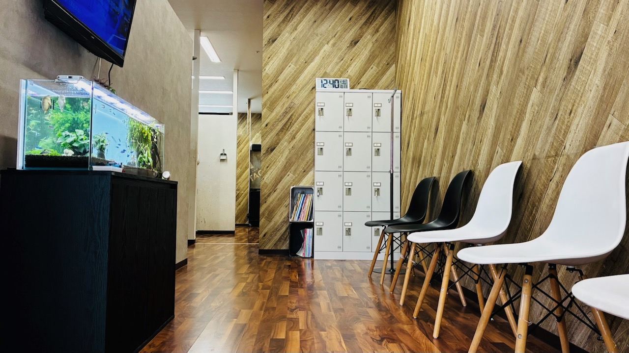 【松井山手】≪某集客媒体にてSILVER Prize受賞≫≪完全週休2日制≫≪最短1年でデビュー可能≫≪土日祝の休み可能≫≪社会保険完備≫≪カラーリストとしての勤務も可能≫営業時間内レッスンOK！入社半年後昇給あり！予約次第で20時迄に退店可能！レッスンはあなたのペースで無理なく進められる！「Vintage 松井山手店（ヴィンテージマツイヤマテテン）」からアシスタント（美容師）の求人☆★