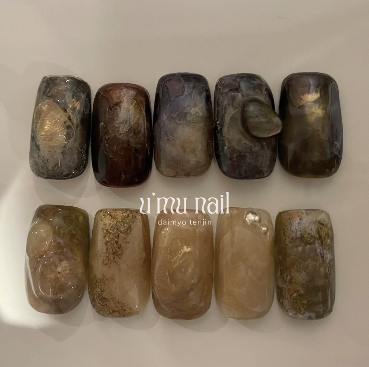 【赤坂駅】≪未経験歓迎≫≪完全週休二日制≫≪土日休みOK≫≪社会保険完備≫≪研修中もお給料発生≫自分に合った働き方を選択でき、プライベートと両立可能！研修制度があるため技術に不安がある方も歓迎！「u'mu nail daimyo tenjin（ウームネイルダイミョウテンジン）」からネイリスト（ネイル）の求人☆☆