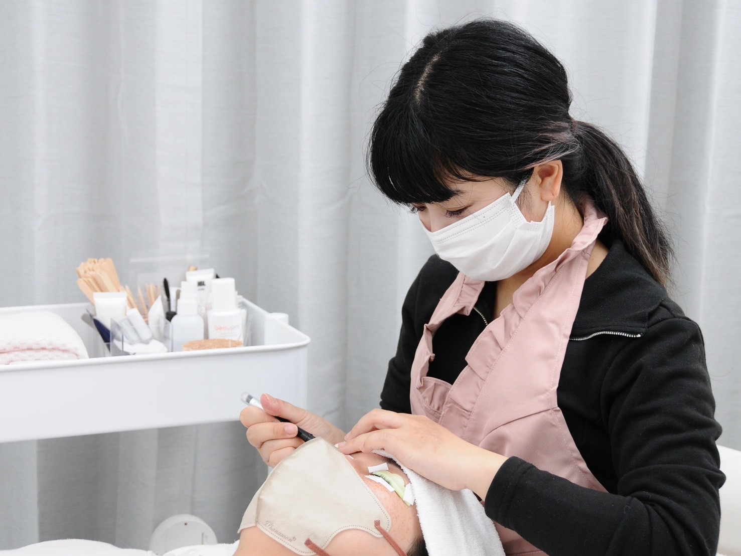 【天王寺】≪完全週休二日制≫≪社会保険完備≫≪有給消化率100％≫≪マンツーマン施術OK≫≪土日休みOK≫希望休が100％通るので、プライベートもしっかり充実できる環境が揃っています！「Lashure（ラシュア）」からアイリスト（まつげパーマ・アイブロウ）の求人☆☆