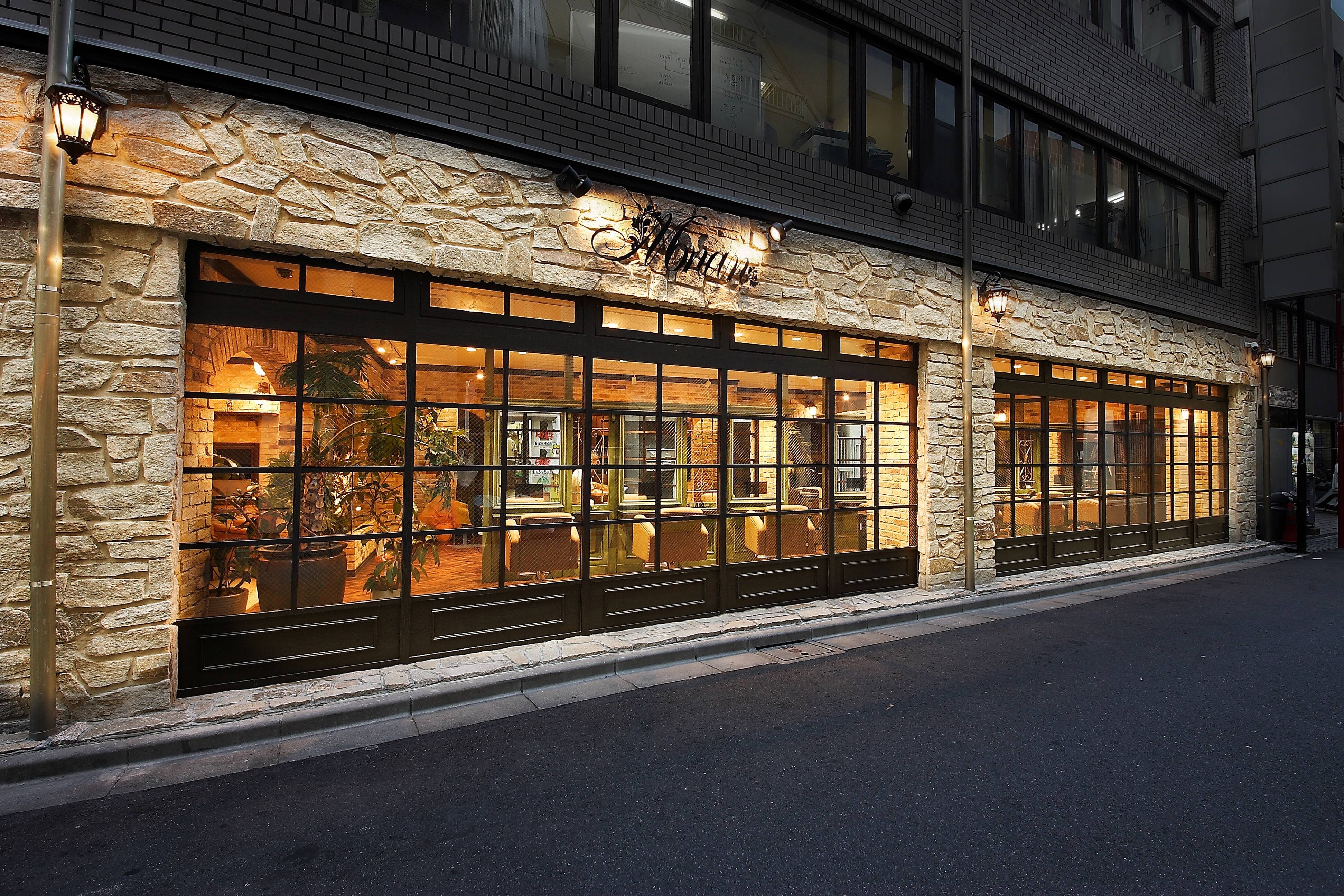 【新宿】◆社会保険完備・完全週休2日制・19時退勤◆アカデミー完備で1年デビューが可能!入客チャンスが多いので、習得した技術をたくさんのお客様に提供できます!「Monan 新宿(モナンシンジュク)」からアシスタント(美容師)の求人★☆