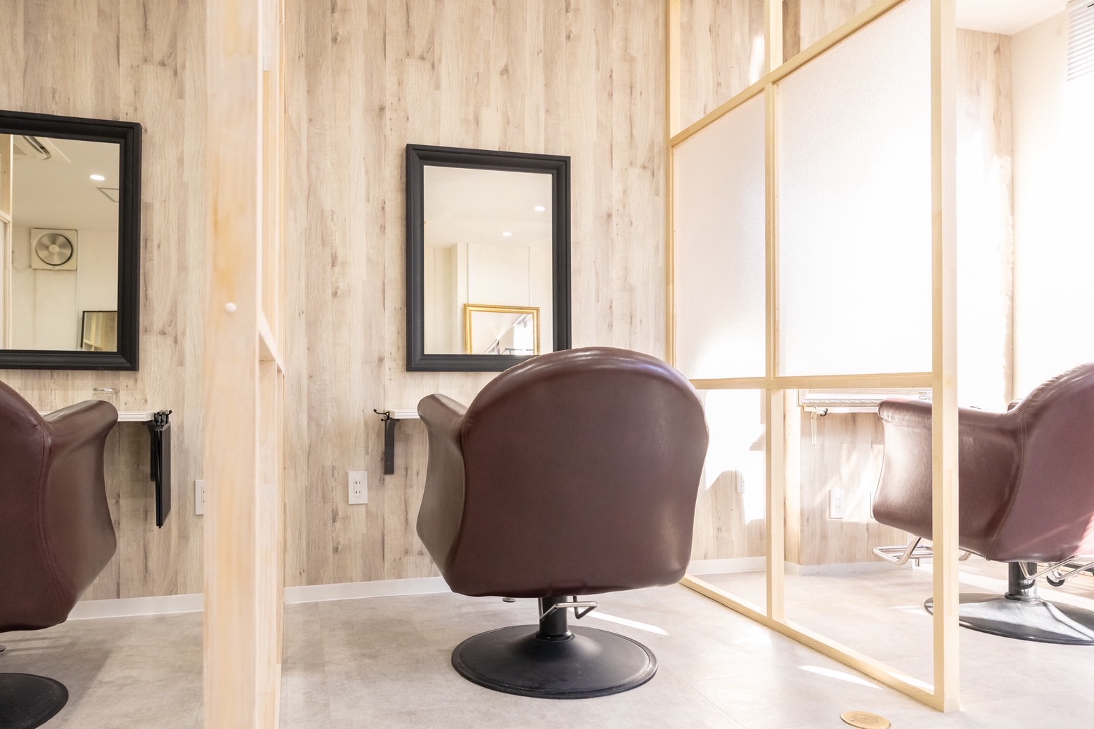 【柏駅】≪永年30万円保証≫≪1年目は年収400万保証≫≪集客力エリアNo1≫≪消費税会社負担≫圧倒的な集客力を誇る人気サロン!業務委託に初めて挑戦する方も安心して、長く勤務できるサロン作りをしています!「Noe.(ノエ)」からスタイリスト(美容師)の求人☆★