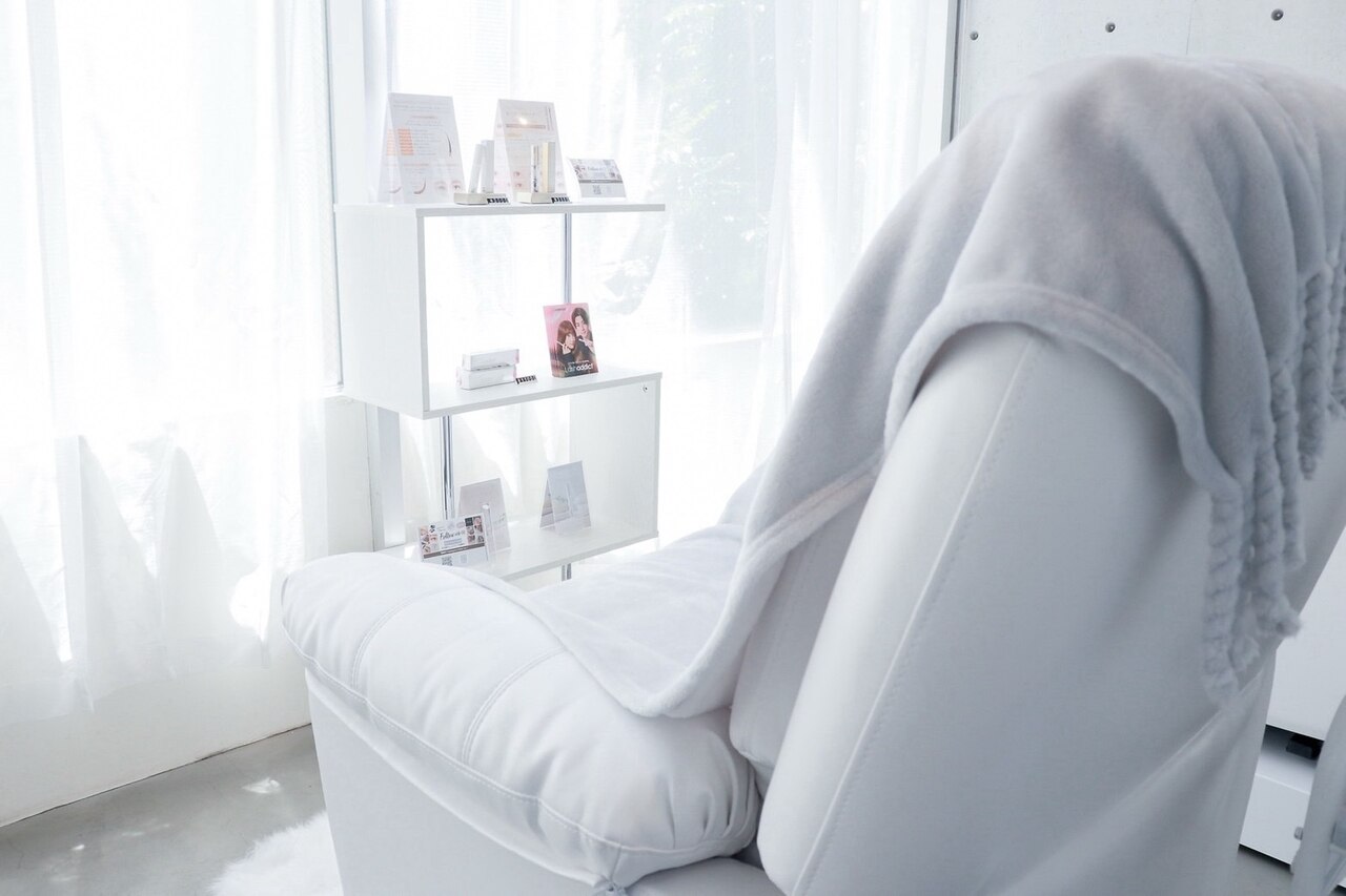 【町田駅】≪正社員・パート・業務委託から選択可能≫≪土日休み月1～2回可能≫≪完全週休2日制≫≪20時までに退勤可能≫≪社会保険完備≫スタッフ同士協力し合える環境でスキルを活かしながら働ける「MIRUS 町田店（ミルスマチダテン）」からアイリスト（まつげエクステ・まつげパーマ・アイブロウ）の求人☆★☆