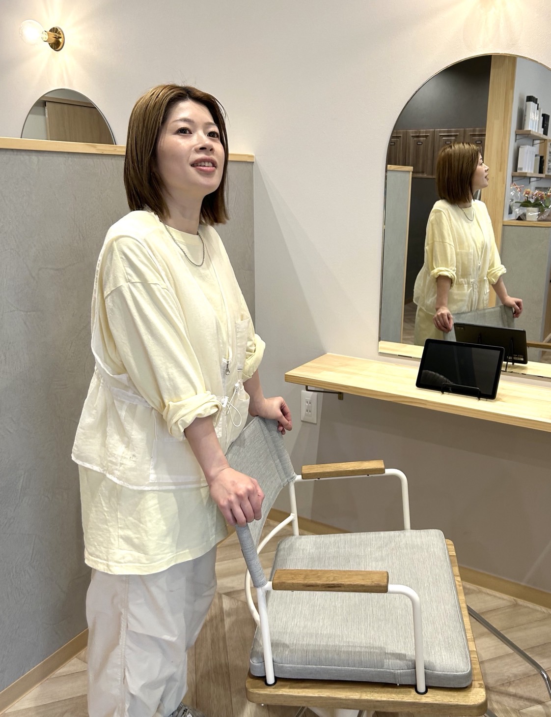 【綾部駅】≪完全週休2日制≫≪営業時間内レッスンOK≫≪土日休みOK≫≪社会保険完備≫≪全席半個室≫≪有給休暇あり≫店舗の売り上げに応じたインセンティブあり!働ける時間に制限ある方でも働き方の相談可能です!「coma(コマ)からアシスタント(美容師)の求人★☆