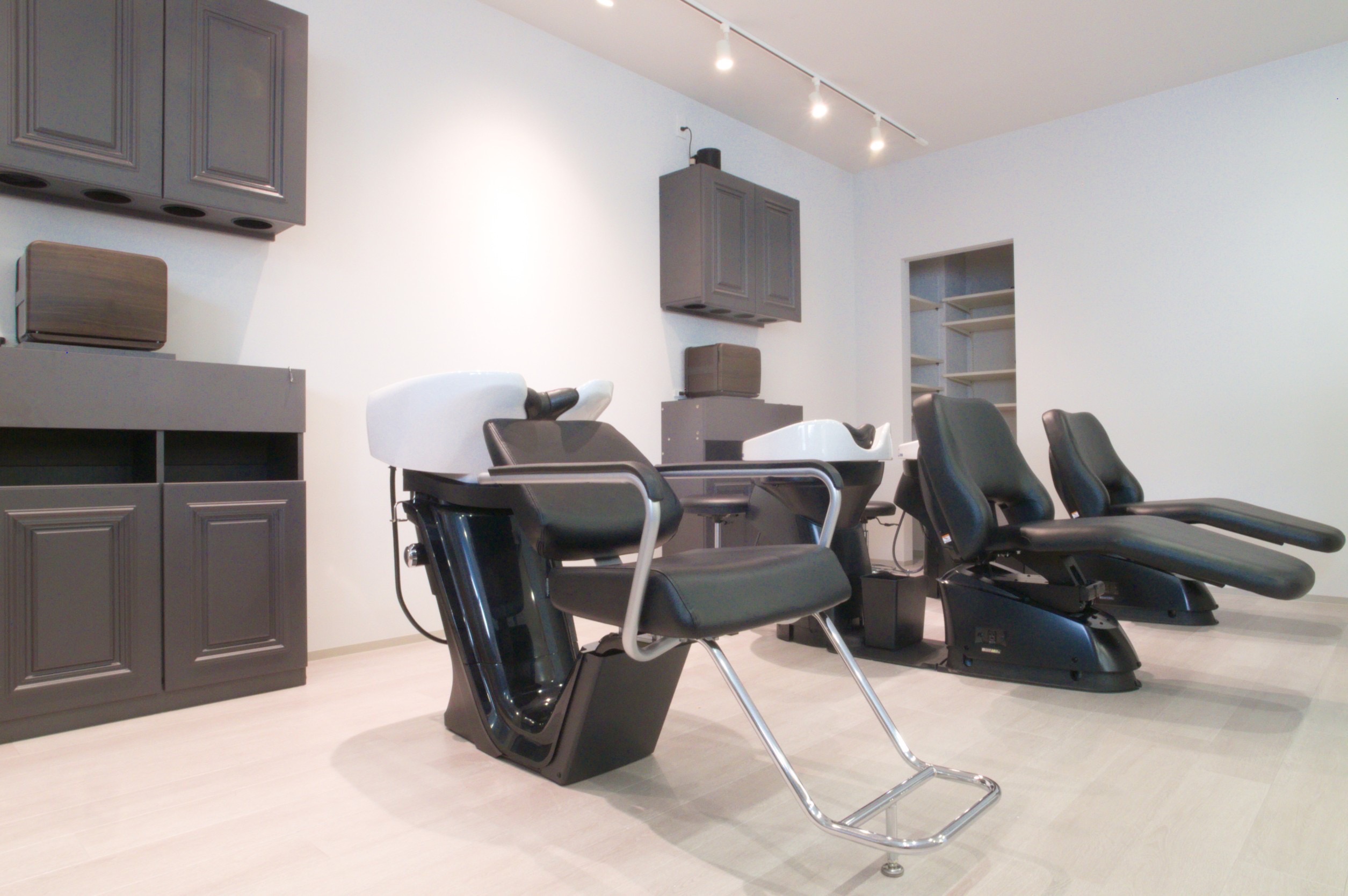 【天王寺】≪自由出勤制≫≪勤務開始3カ月間は日給1万円保障あり！≫≪客単価1万円以上≫≪ママさんの応募歓迎≫≪スタイリストオンリーサロン≫≪ヘアセット・着付けあり≫集客力あり！顧客がいない方でも安心して働くことが可能！「髪質改善&デザイン専門店Retto:天王寺阿倍野店（カミシツカイゼンアンドデザインカラーセンモンテンリトテンノウジテン）」からスタイリスト（美容師）の求人★☆