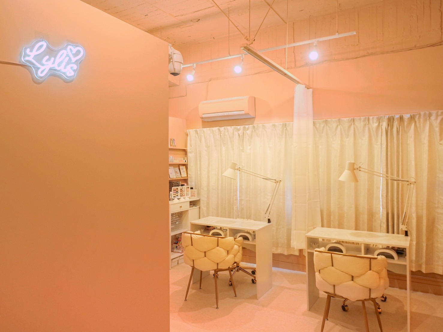 Nail Salon Lylis
