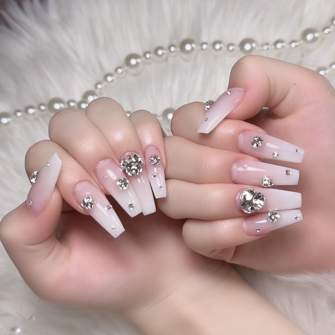 【千葉中央】≪未経験・新卒・ママさんOK≫≪土日休みOK≫≪頑張った分はきちんと評価される給与システム≫≪年末年始休暇あり≫スカルプが人気のサロン！高客単価でしっかり収入UP！プライベートサロンならではの落ち着いた空間で働けます！「CReA（クレア）」からネイリスト（ネイル）の求人☆☆