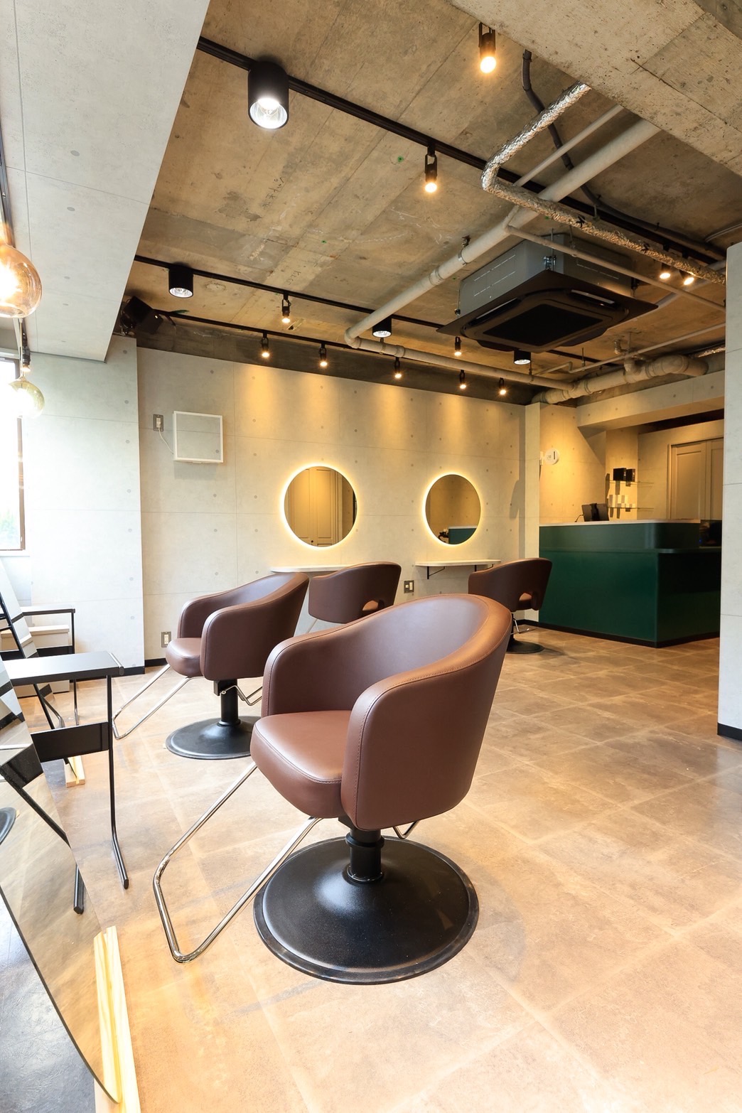 【荻窪】≪月10日休み≫≪客単価1万円≫≪土日休みOK≫集客力のある人気サロン！少人数でスタッフ同士も仲が良く、居心地の良さが自慢です！「u_1（ユーワン）」からスタイリスト（美容師）の求人☆★