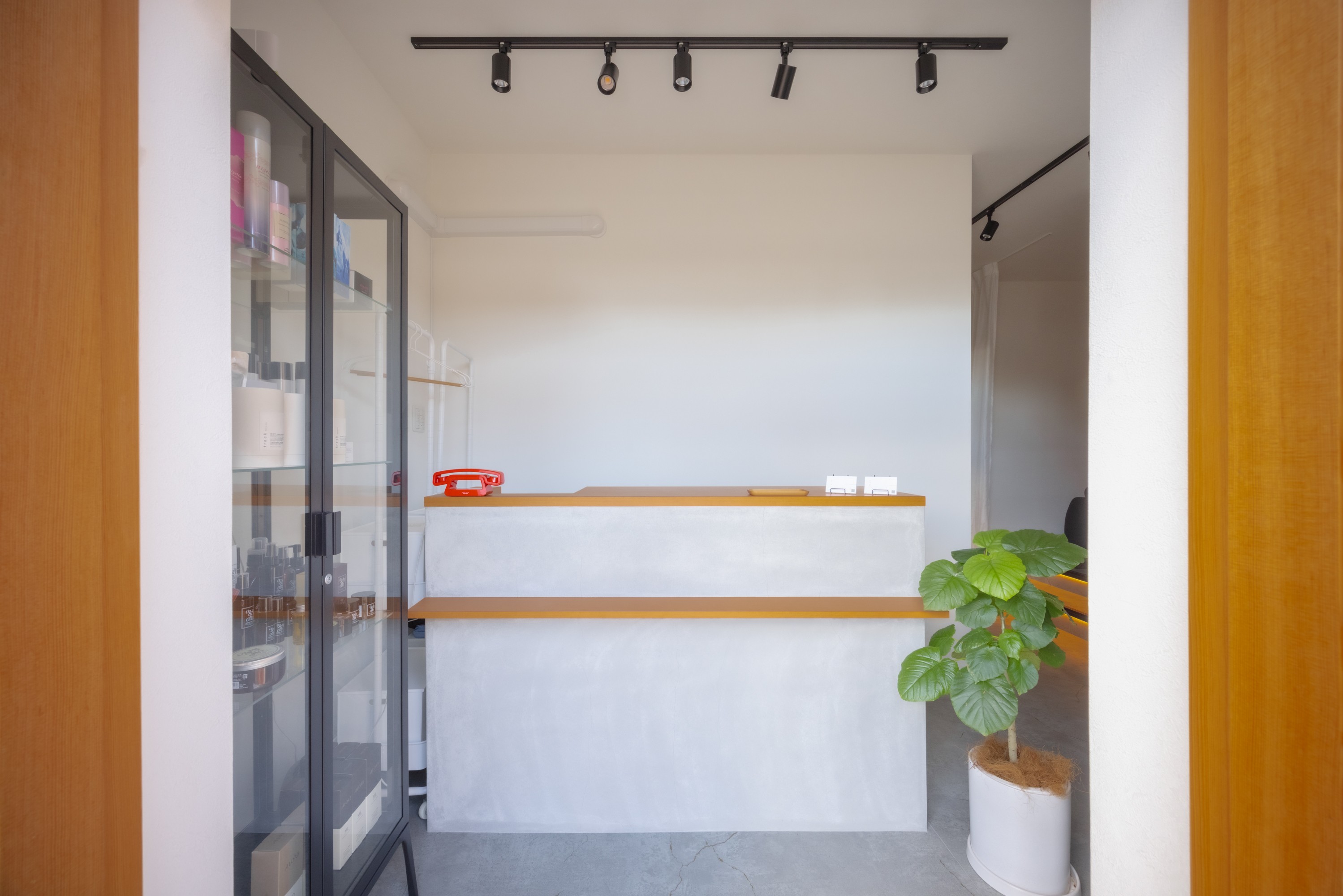 【宮崎神宮】≪完全週休二日制≫≪社会保険完備≫≪交通費支給あり≫≪20時迄に退勤可≫≪オープニングスタッフ募集≫売上に捉われず自分のペースで働きたい方へ！休日もしっかり取得でき、プライベートとの両立可能！美容師としての高い技術はもちろん、接客スキルやオペレーションも学べる環境！「hair salon 晴れ（ヘアーサロンハレ）」からスタイリスト（美容師）の求人☆★☆