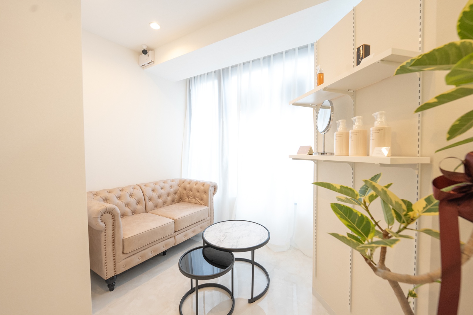 【福山】≪社会保険完備≫≪土日休みOK≫≪オープニングスタッフ募集≫≪高待遇≫≪完全週休二日制≫≪交通費支給あり≫プライベートと両立したい方へ！オープニングスタッフとして働きたい方！高給与と高い還元率で稼ぎたい方へ！「人が集まり次第、福山駅近くにオープン予定のアイラッシュサロン！」からアイリスト（まつげエクステ・まつげパーマ・アイブロウ）の求人☆☆