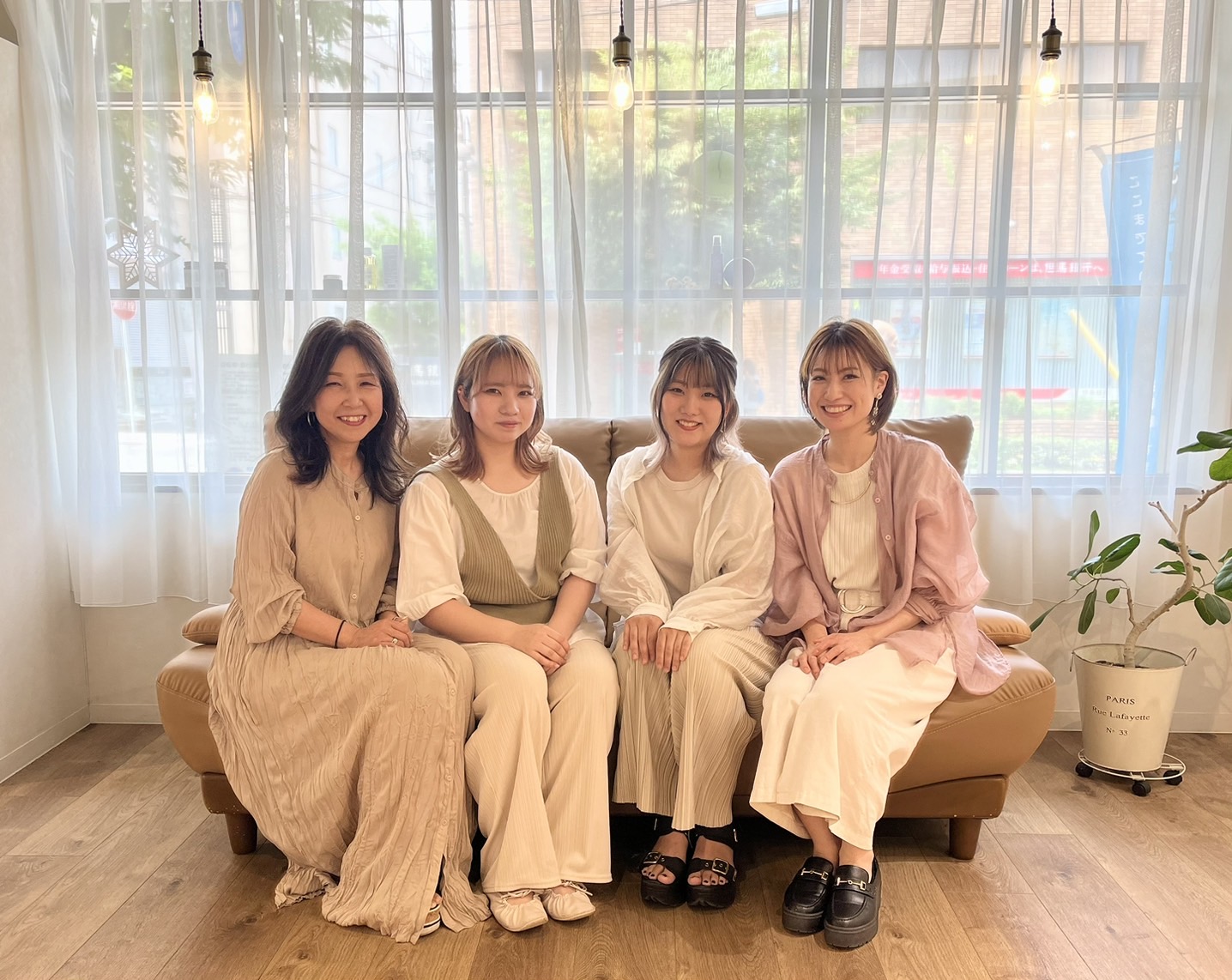 【逆瀬川】≪産休育休取得実績あり≫≪18時閉店≫≪日曜定休日あり≫女性が働きやすい環境で活躍！スタッフの雰囲気がよく楽しく仕事ができるサロン「lieto（リエット）」からスタイリスト（美容師）の求人☆★☆