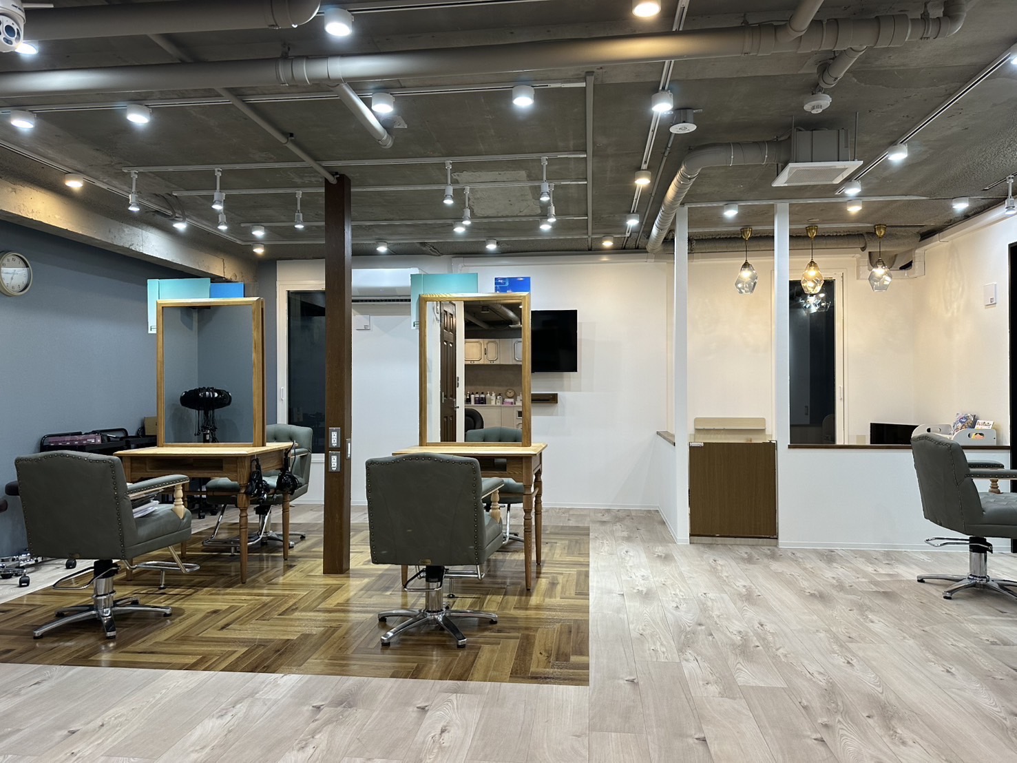 【澄川】≪新卒生OK≫≪土日休みOK≫≪社会保険完備≫幅広い年代のお客様から支持される人気サロン「2025年11月頃、澄川駅付近にオープン予定のサロン」からアシスタント（美容師）の求人☆★