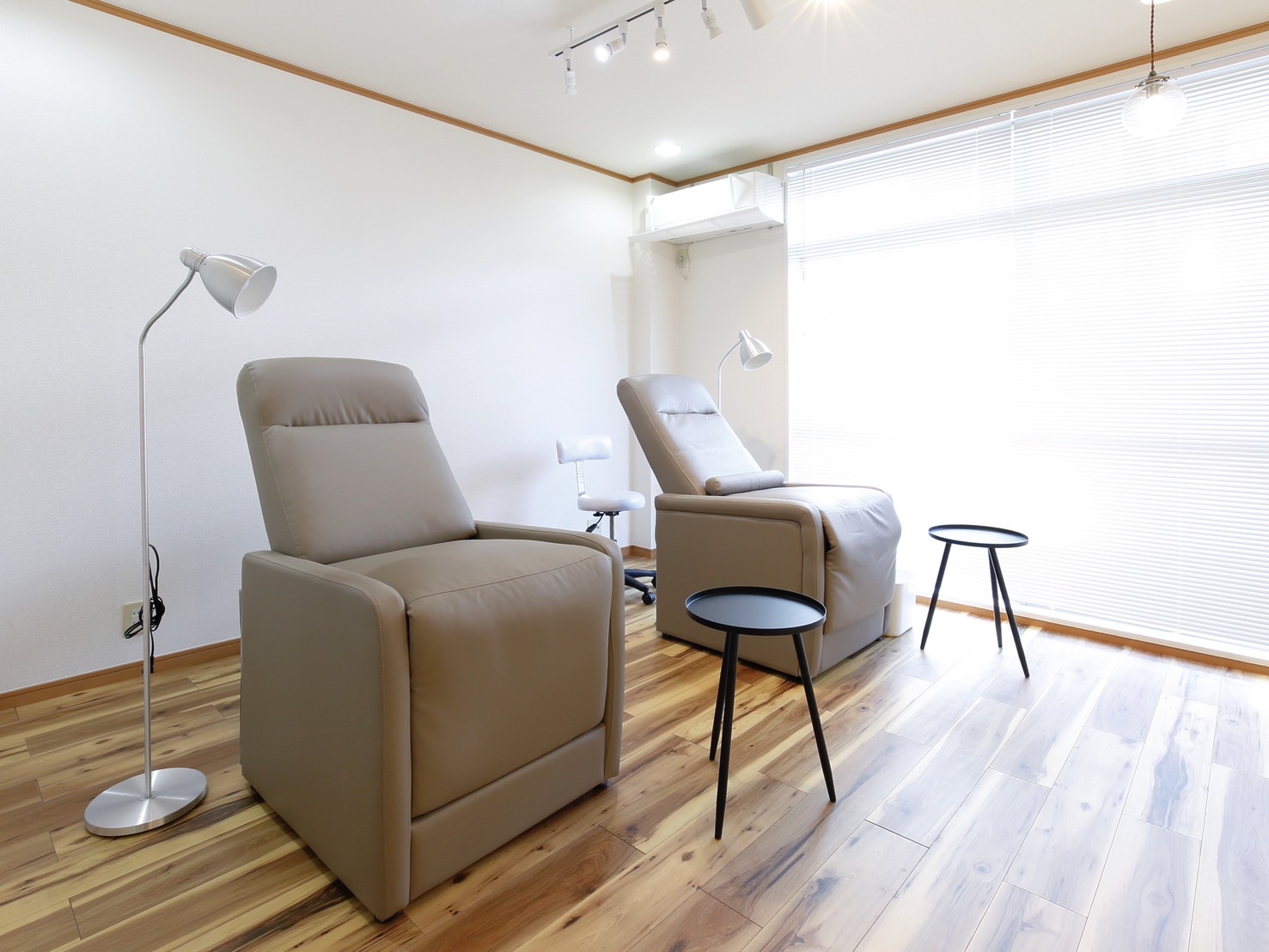 【日吉駅】≪土日祝休みOK≫≪20時までに退勤可能≫ライフスタイルに合わせた柔軟な働き方が可能！エリアでも人気のプライベートサロン！「eyelash salon EURO（アイラッシュサロンユーロ）」からアイリスト（まつげエクステ・まつげパーマ・アイブロウ）の求人☆★