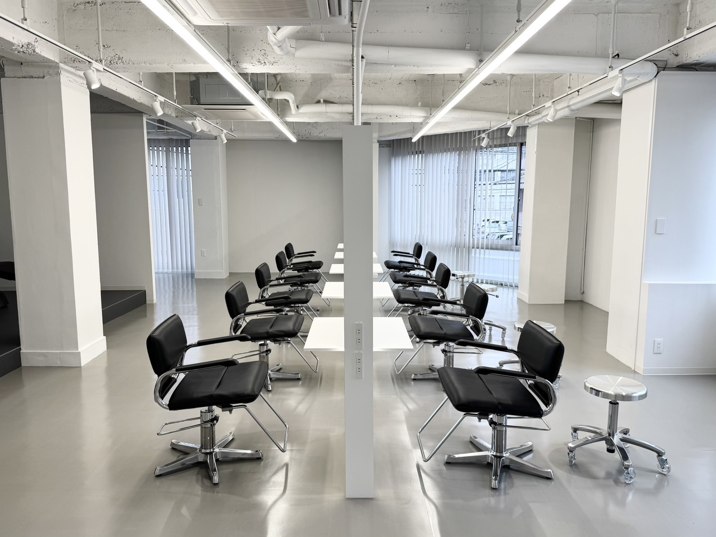 【岡山駅】≪社会保険完備≫≪土日休みOK≫≪営業中レッスン≫≪休日数選択可能≫≪交通費支給あり≫≪住宅手当あり≫≪残業なし≫プライベートを充実させたい方へ！スタッフの個性を尊重するサロン！「ALL HAIR（オールヘアー）」からアシスタント（美容師）の求人☆★