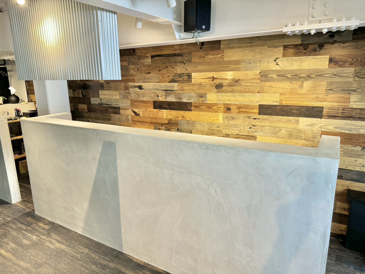 【南船場】≪未経験・通信生・新卒生歓迎≫≪完全週休2日制≫≪社会保険完備≫≪営業時間中レッスン可≫≪最短2年≫洗練された技術を提供する髪質改善特化サロン！「UNC（ユンク）」からアシスタント（美容師）の求人★☆