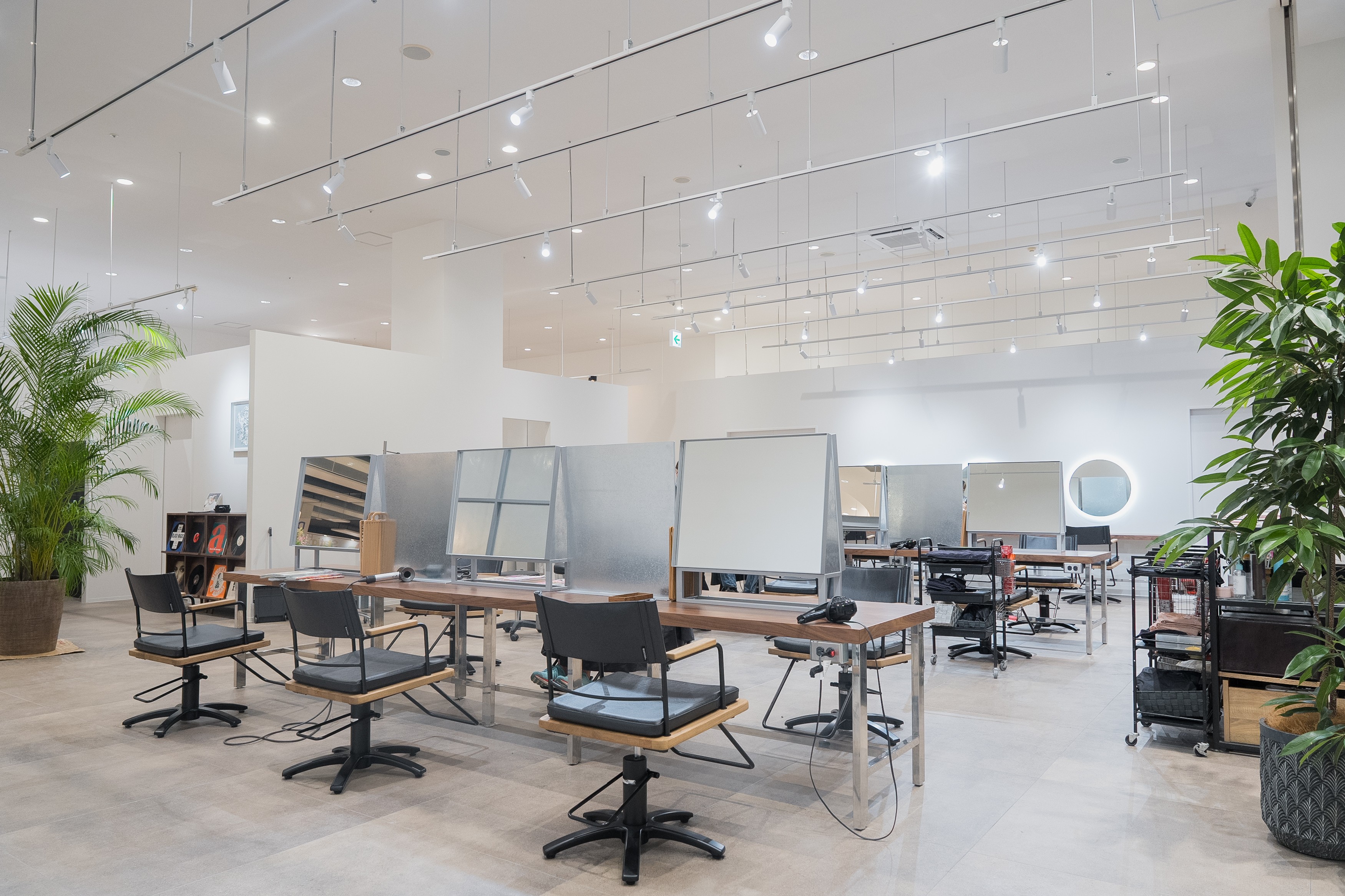 【天文館】≪社会保険完備≫≪月9日休み≫≪賞与あり≫≪有給休暇あり≫≪産休取得実績あり≫≪残業なし≫福利厚生が充実したサロン！仕事とプライベートを両立したい方へ！「Juno 天文館 本店（ジュノテンモンカンホンテン）」からスタイリスト（美容師）の求人☆★