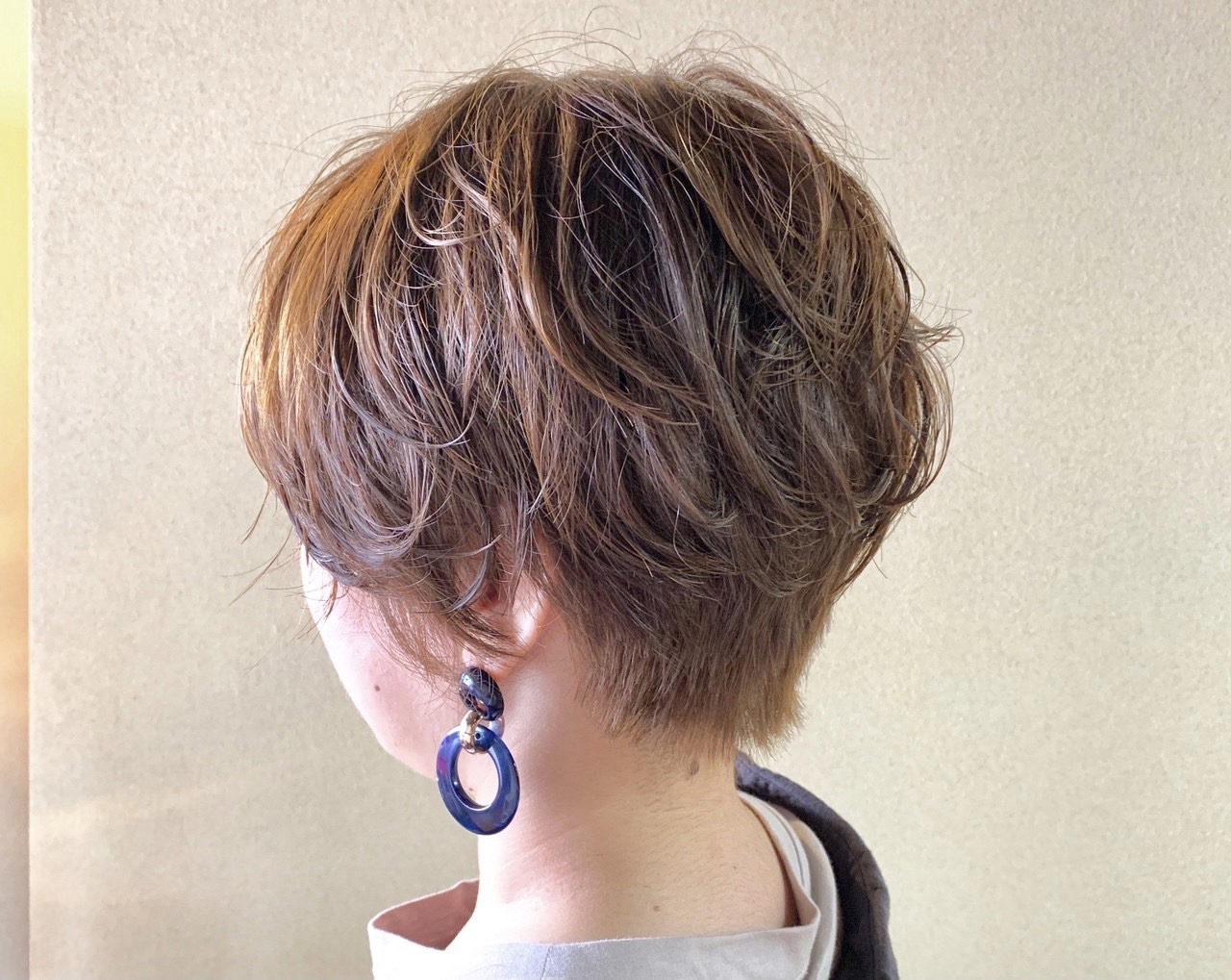 【守口市駅】≪月8日休み≫≪最短1年半でデビュー可能≫≪社会保険完備≫ショートボブが得意なサロン!カフェのように居心地の良い空気が流れる自然体サロン!メリハリ付けて「プライベートとの両立」も大切にしています!「agio(アジーオ)」からアシスタント(美容師)の求人☆★☆