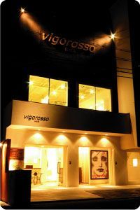 【羽曳野】≪社会保険完備≫≪月給17万円スタート≫広々と店舗を構えるトータルビューティーサロン！新卒生も大歓迎♪“vigorosso HAIR（ビゴロッソヘアー）”からアシスタント（美容師）の求人☆★☆