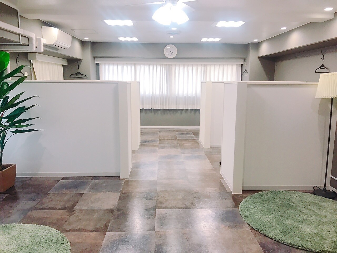 【上大岡】≪社会保険完備≫≪月9日休み≫≪経験者優遇≫≪未経験者も可≫長年に渡る研究と実践によりブラッシュアップされた繊細で高度な技術が特徴！まつ毛エクステ・ラッシュリフト・アイブロウ！充実の待遇面！「Angelic 上大岡店（アンジェリックカミオオオカテン）」からアイリスト（まつげエクステ・まつげパーマ・アイブロウ）の求人☆☆