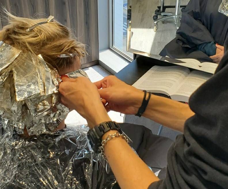 【心斎橋】≪社会保険完備≫≪月給20万円スタート≫NYなど海外にも店舗を構える実力派サロン！希望者には海外勤務のチャンスもあり！“CRAIVE NEW YORK”でアナタの可能性を広げてみませんか やる気があれば未経験者も歓迎です★アシスタント（美容師）の求人★☆★