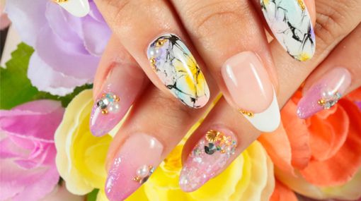 【難波】《社会保険完備★スタッフ定着率GOOD★》リーズナブル×高技術のネイルサロン★丁寧なカウンセリングでお客様の要望にじっくり耳を傾けイメージを形に 続々と店舗展開を行う人気サロン”SOU（ソウ）”からネイリスト（ネイル）の求人です★☆★