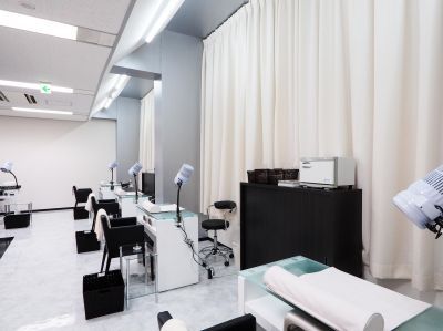 【西梅田】《ネイリスト未経験OK☆3級から☆社保完備☆シフト制☆》お客様のライフスタイルにあわせたデザインを提供するSOU(ソウ)!!長く活躍してほしいから、福利厚生も整えています♪ネイリスト(ネイル)の求人☆★☆