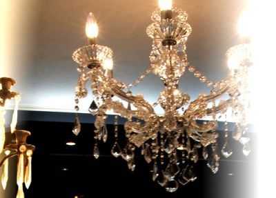 【ぶらくり丁】“ラグジュアリー×シック”な上質空間☆大人女性から人気の高い“Luxe weeds”「美容師」としてしっかり成長できるよう、スタッフ思いのオーナーさんが本気でサポートしてくれます☆アシスタント（美容師）の求人☆☆