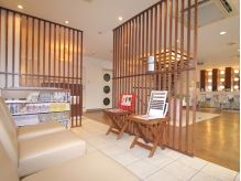 【鴻池新田】◆産休育休実績あり・完全週休2日制・平均19時退社・社会保険完備◆サロンワーク中心でプライベートも充実！スタイリストのみのサロンなので、完全マンツーマンでお客様と関われます！スタッフ皆でサロンづくりをする柔軟な社風の「美容室 セレス 鴻池新田店（ビヨウシツセレスコウノイケシンデンテン）」からスタイリスト（美容師）の求人☆★