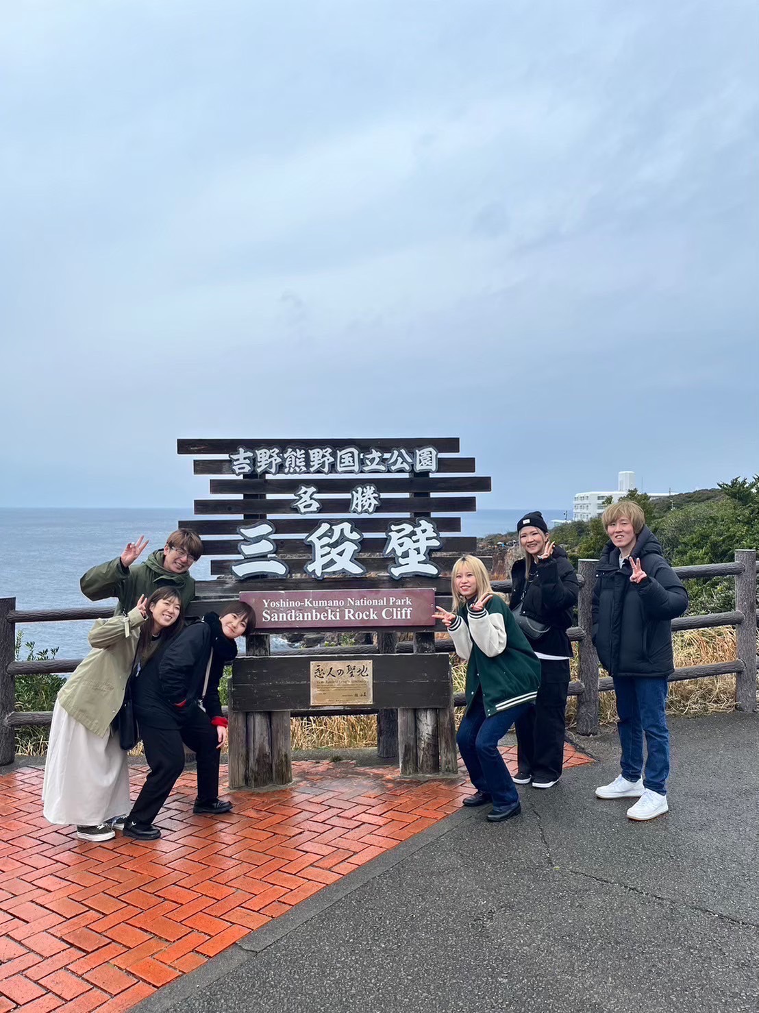 【都島】≪完全週休2日制≫≪社会保険完備≫≪最短1年半でデビュー可能≫≪休憩1時間あり≫≪通信学校の学費補助あり(60万円)≫≪予約次第では16時台に退勤可能≫営業時間内にレッスンができる!技術講師をされておられるオーナーさんから技術を学べる!実践的に入客していけるので成長が早いですよ!「Plat(プラット)」からアシスタント(美容師)の求人☆★