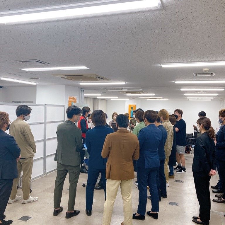 【心斎橋】≪月給23.5万円≫≪社会保険完備≫≪月8、9日休み≫充実の待遇面なので安心して長く働ける環境です!スタッフさん同士の仲が良く店内は和気あいあいとした雰囲気!「ASSEMBLAGE 心斎橋店(アセンブラージュシンサイバシテン」からアシスタント(美容師)の求人★