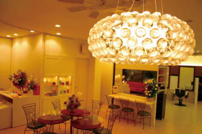 【昭和町】社会保険完備！丁寧な接客とヘアケアに自信アリ、髪の素材づくりを大切にしています☆地域の方に愛され続ける、リピーターの多いサロン♪スタッフの9割が女性！長く美容師として活躍していけるトータルビューティーサロン“KEI-TIE（ケイティ）”から、アシスタント（美容師）の求人！☆☆