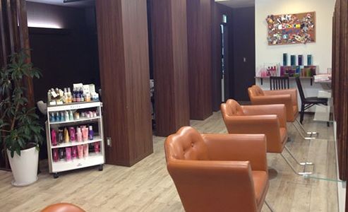 【恩智】≪社会保険完備&住宅手当有り≫安心して長く働ける環境がバッチリ◎産休から復帰するスタッフも多数!無料託児所併設のサロン「Shalom Soirs(シャロームソアーズ)」からアシスタント(美容師)の求人☆★☆