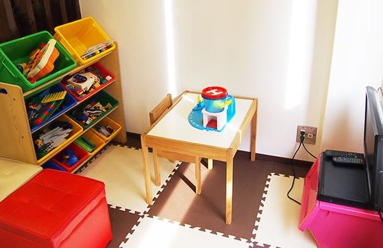 【恩智】≪社会保険完備&住宅手当有り≫安心して長く働ける環境がバッチリ◎産休から復帰するスタッフも多数!無料託児所併設のサロン「Shalom Soirs(シャロームソアーズ)」からアシスタント(美容師)の求人☆★☆