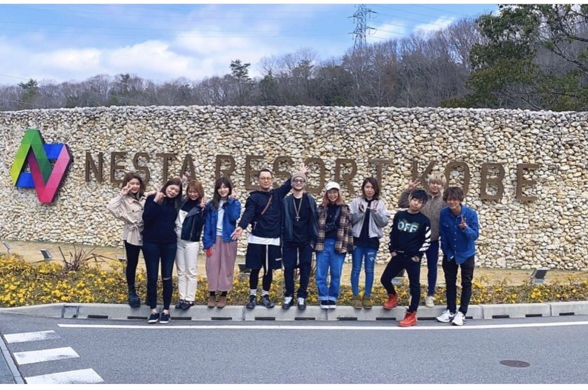 【近鉄富田林駅】≪実働8時間・20時迄に退勤≫≪社会保険完備≫地域密着の人気ヘアサロン！広々な店内、幅広いメニューを展開しています！気さくで元気なスタッフが自慢の素敵サロン！「aile ciel(エールシエル)」からアシスタント（美容師）の求人☆★☆