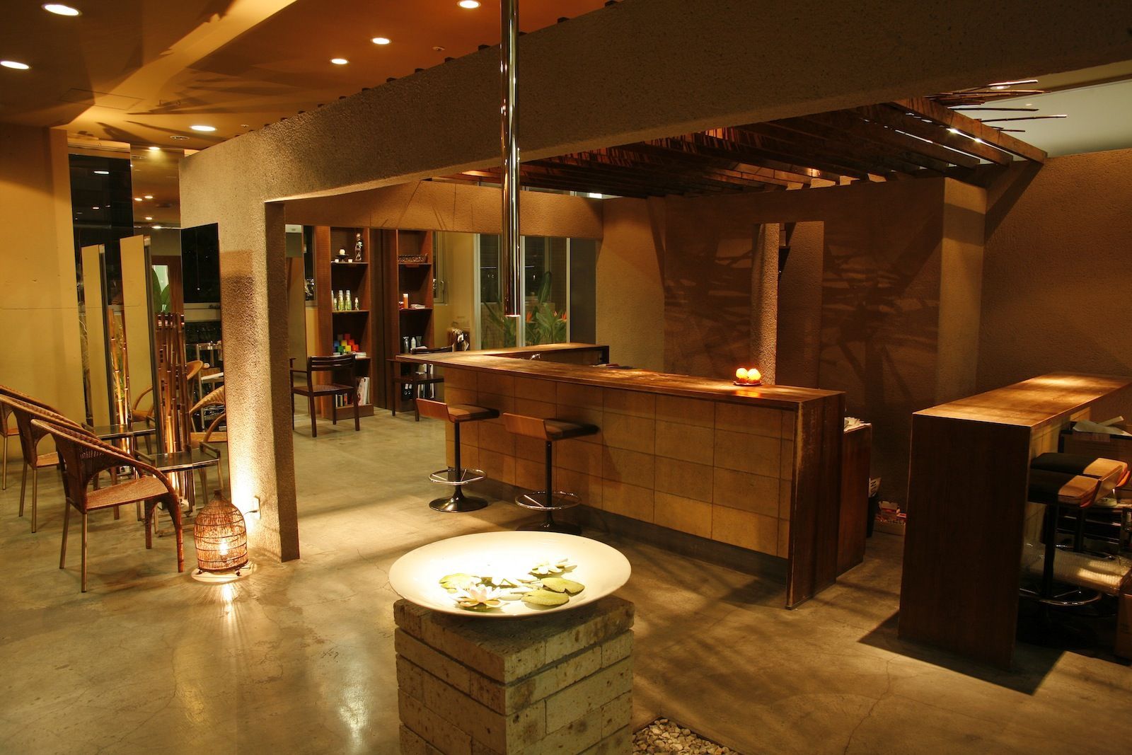 【仁川】≪有給休暇あり≫≪選べる休日数≫≪月給18.5~22万円≫≪社会保険完備≫お客様に寄り添う丁寧な接客と技術で人気!時短勤務制度で将来も安心の人気サロン「SARAJU 仁川店(サラジュニガワテン)」アシスタント(美容師)の求人☆★